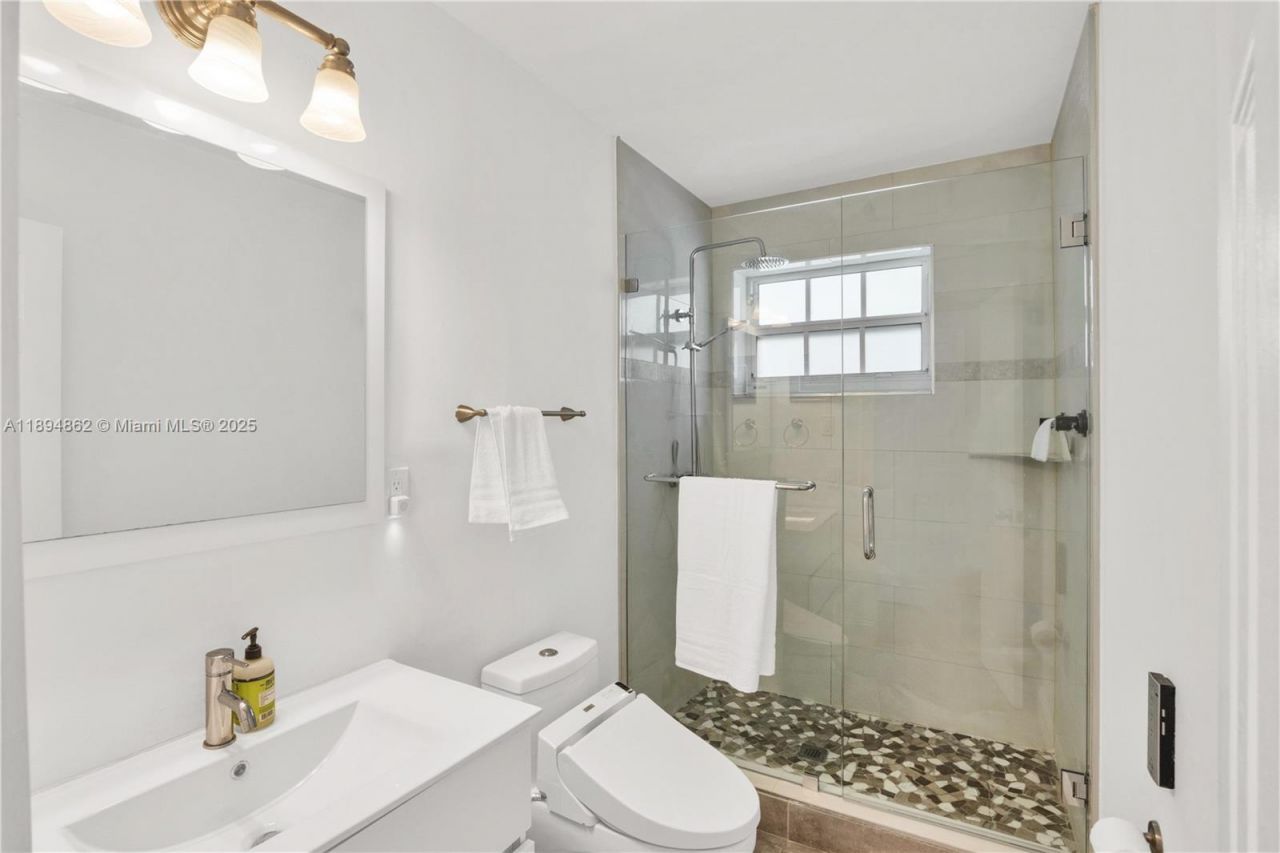 817 Venetia Ave, Coral Gables, FL 33134 Photo