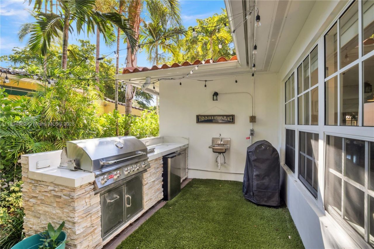 817 Venetia Ave, Coral Gables, FL 33134 Photo