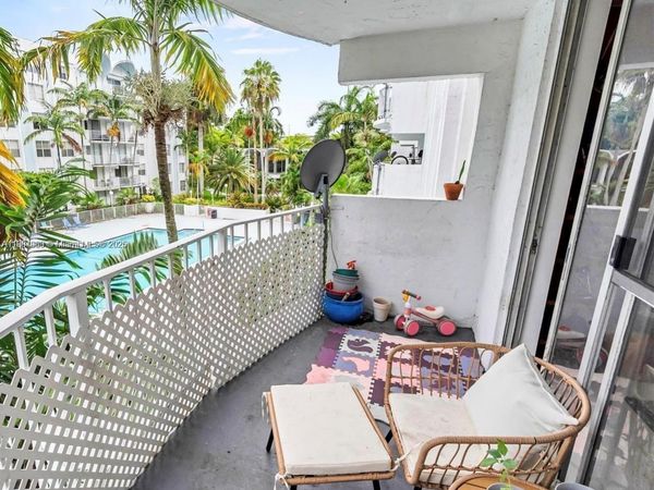 488 NW 165th St Rd, Unit B-312, Miami, FL 33169