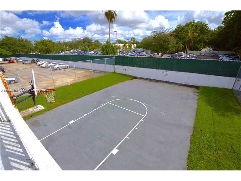 488 NW 165th St Rd, Unit B-312, Miami, FL 33169 Photo