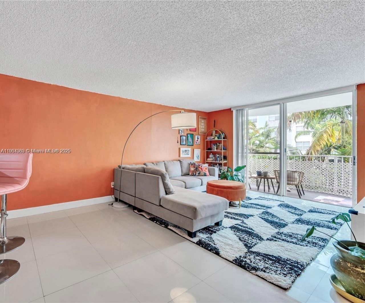 488 NW 165th St Rd, Unit B-312, Miami, FL 33169 Photo