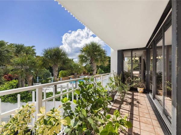 4000 Towerside Ter, Unit 412, Miami, FL 33138