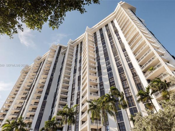 4000 Towerside Ter, Unit 412, Miami, FL 33138