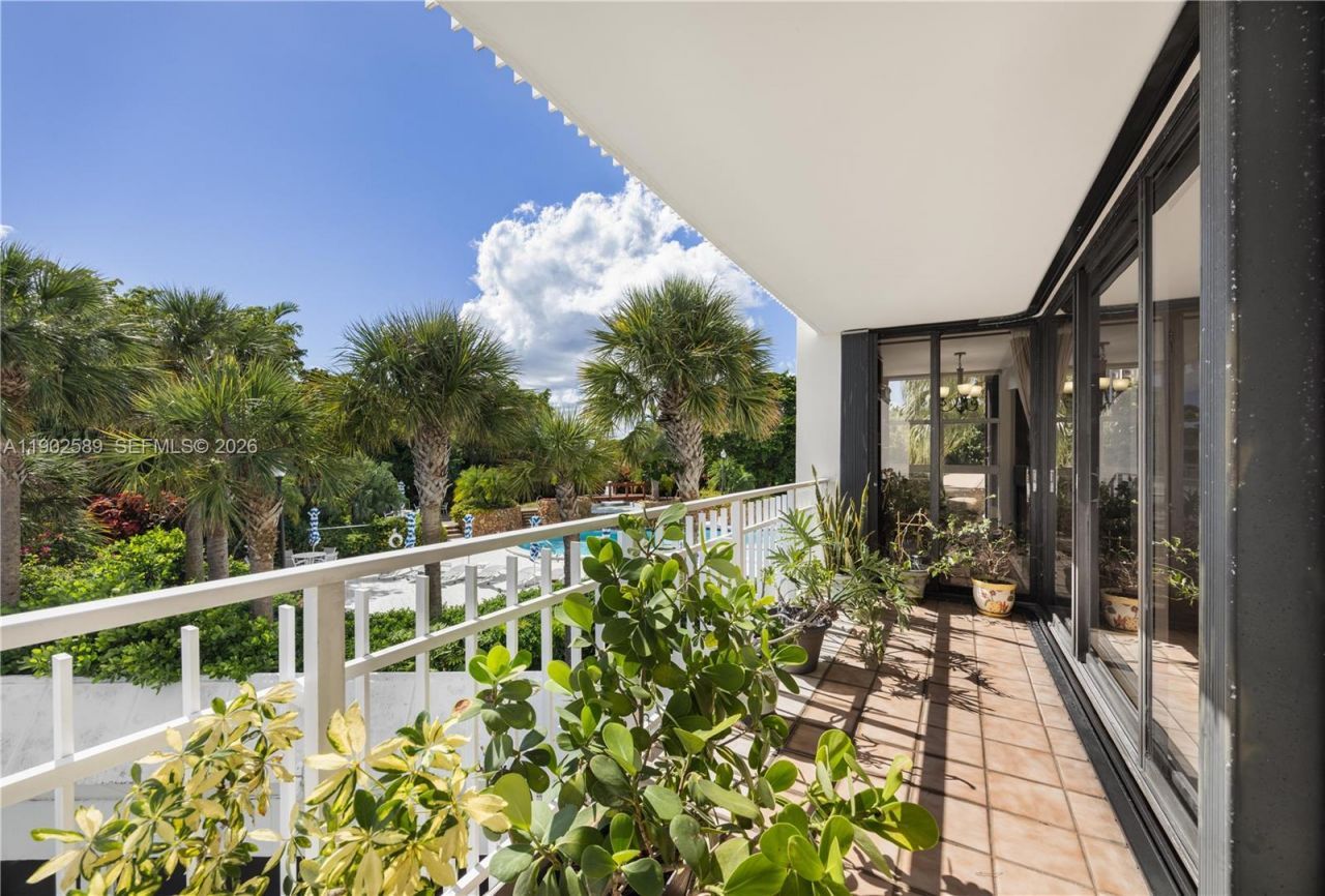 4000 Towerside Ter, Unit 412, Miami, FL 33138 Photo