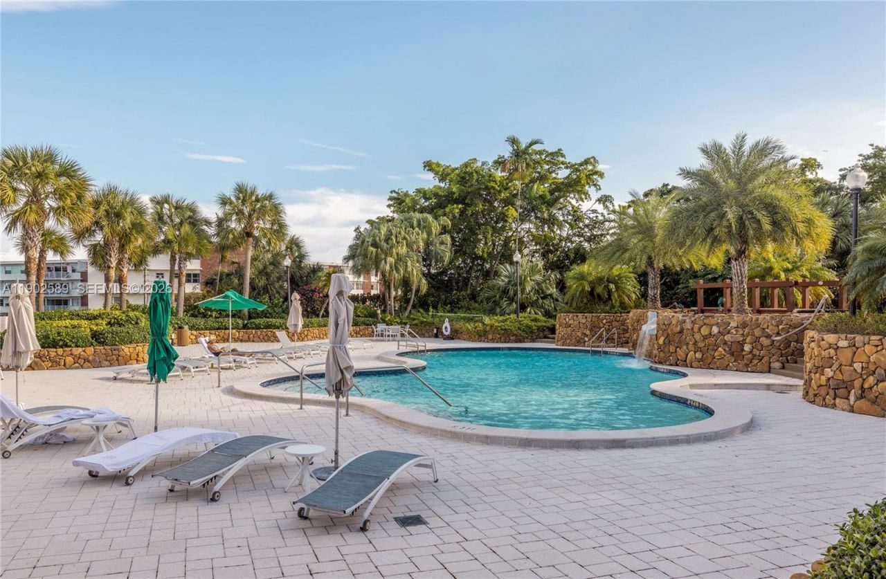 4000 Towerside Ter, Unit 412, Miami, FL 33138 Photo