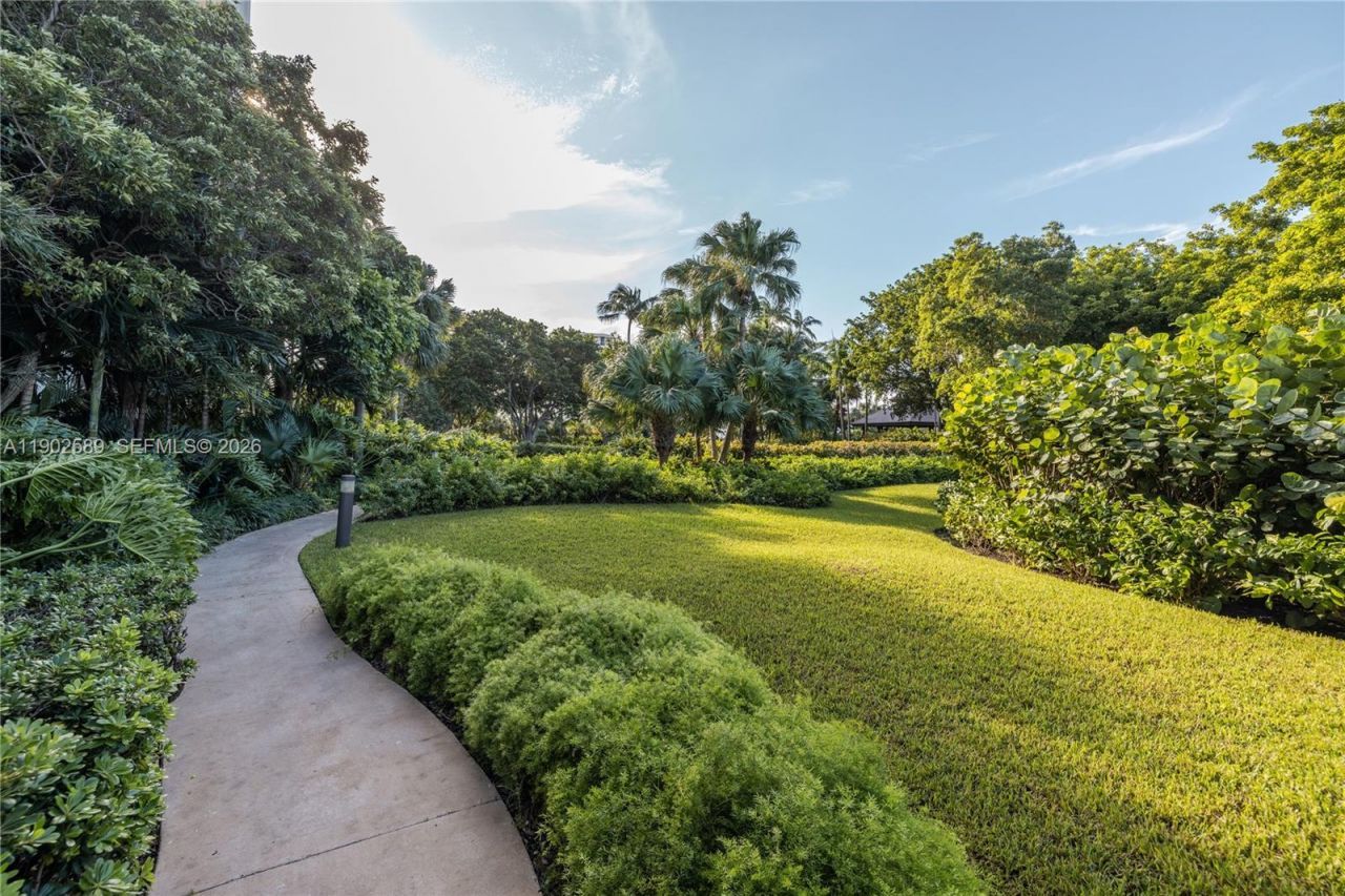 4000 Towerside Ter, Unit 412, Miami, FL 33138 Photo