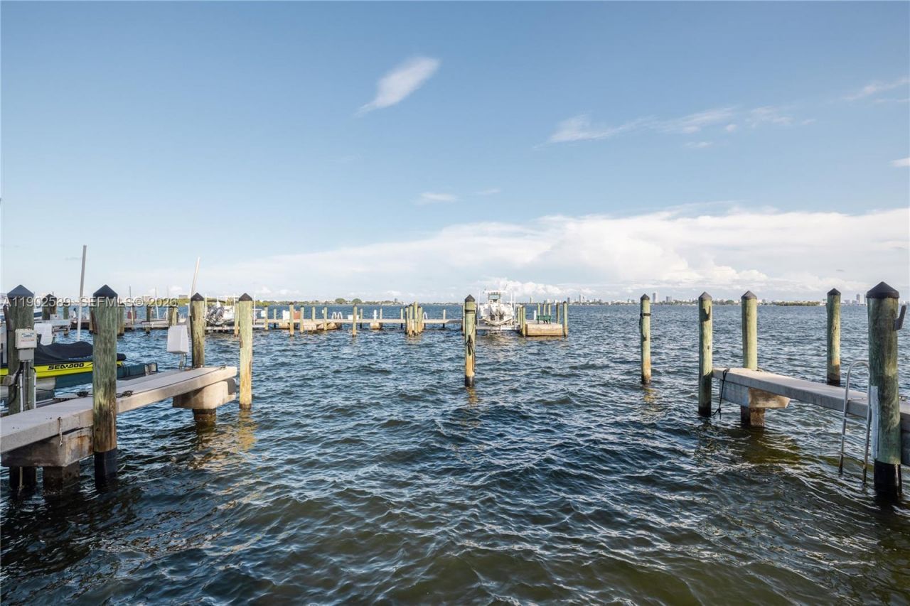 4000 Towerside Ter, Unit 412, Miami, FL 33138 Photo