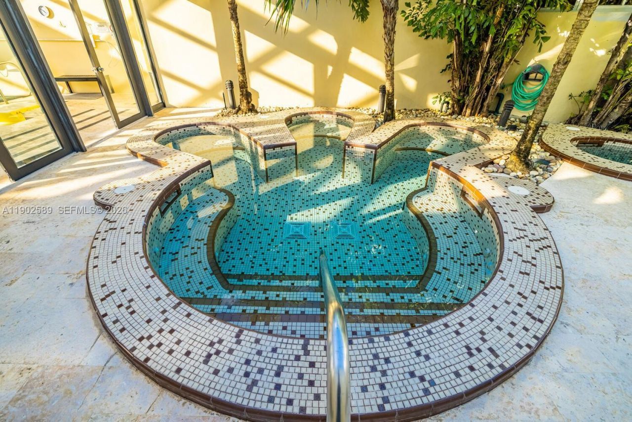 4000 Towerside Ter, Unit 412, Miami, FL 33138 Photo