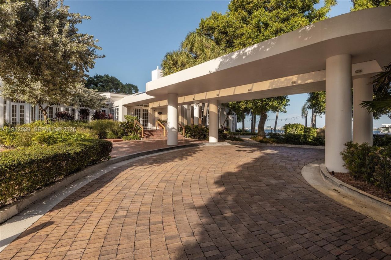 4000 Towerside Ter, Unit 412, Miami, FL 33138 Photo