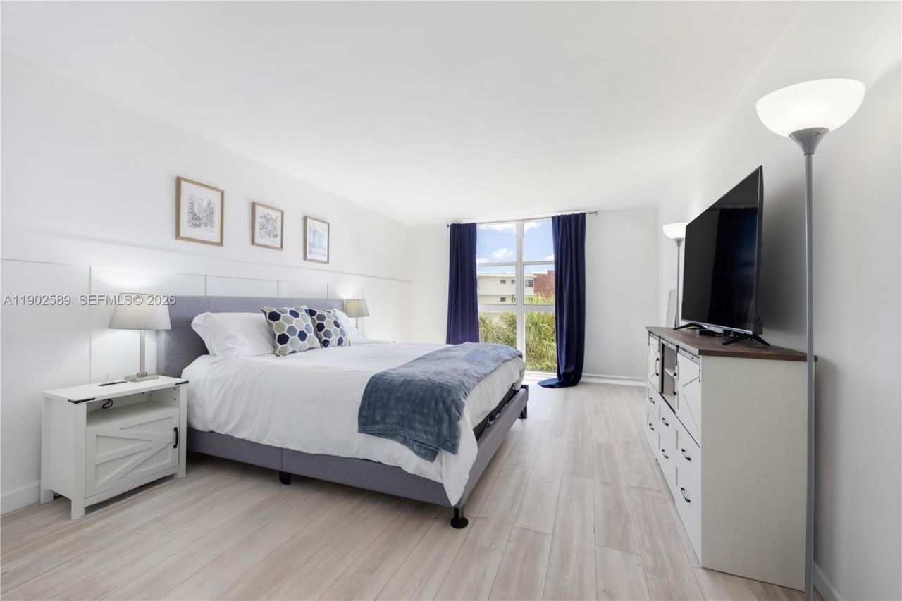 4000 Towerside Ter, Unit 412, Miami, FL 33138 Photo