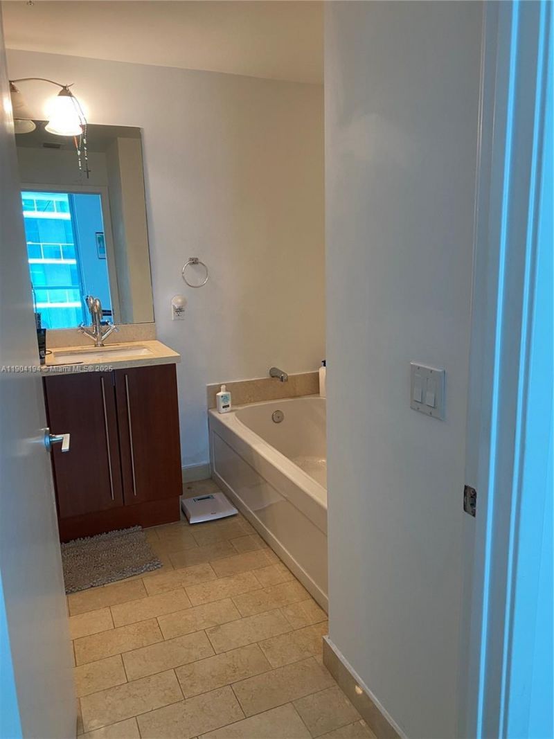 1111 SW 1st Ave, Unit 2516-N, Miami, FL 33130 Photo