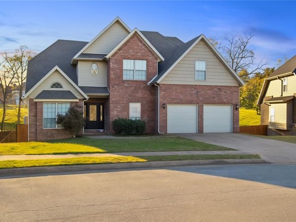 6136 Knoll View, Rogers, AR 72758