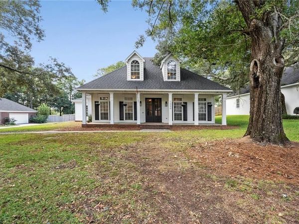 1990 Bradbury Drive E, Mobile, AL 36695