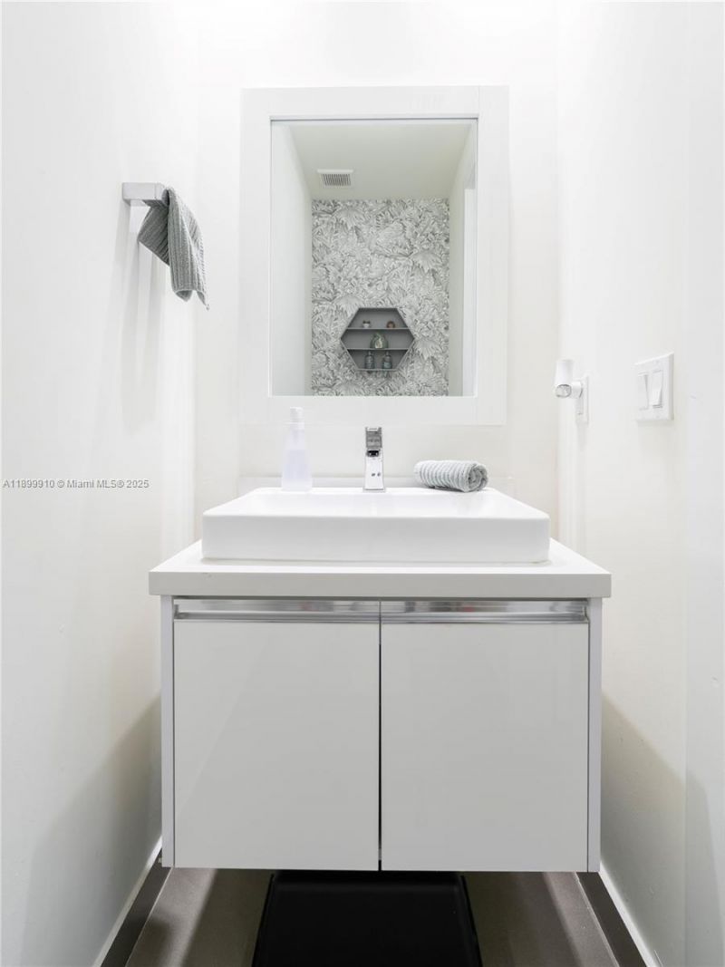 10245 NW 63rd Ter, Unit 206, Doral, FL 33178 Photo