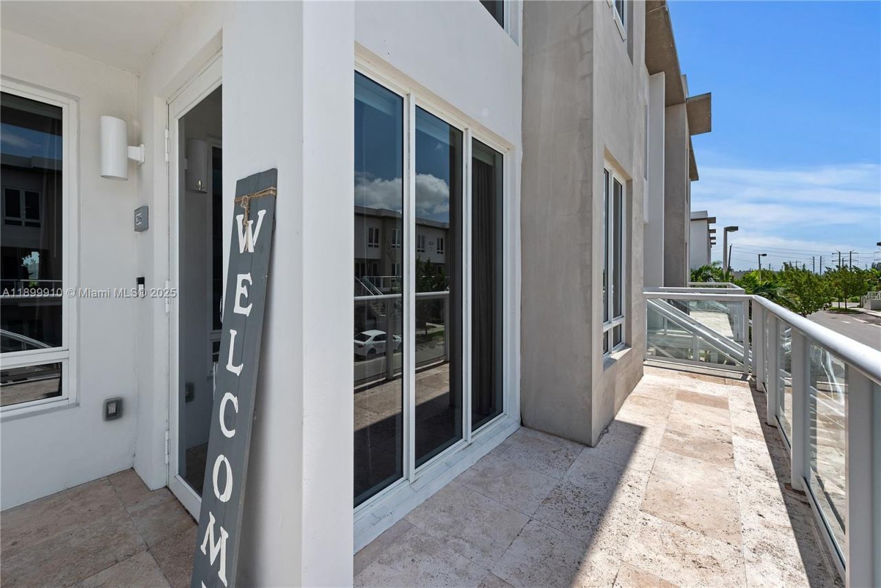 10245 NW 63rd Ter, Unit 206, Doral, FL 33178 Photo