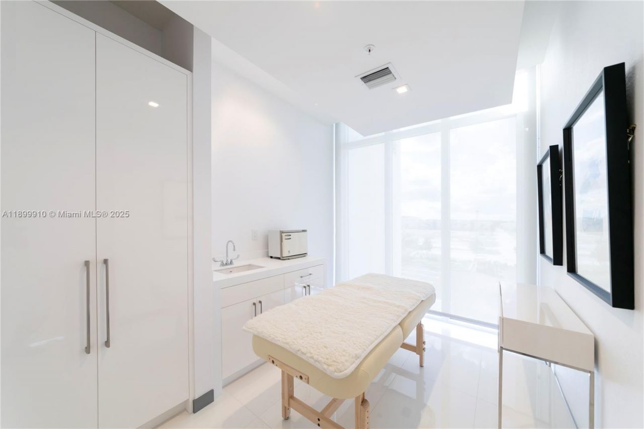 10245 NW 63rd Ter, Unit 206, Doral, FL 33178 Photo