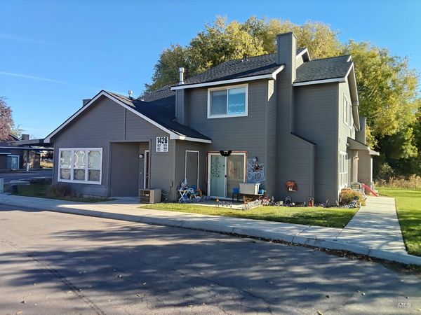 1426 E Sharons Loop, Nampa, ID 83686