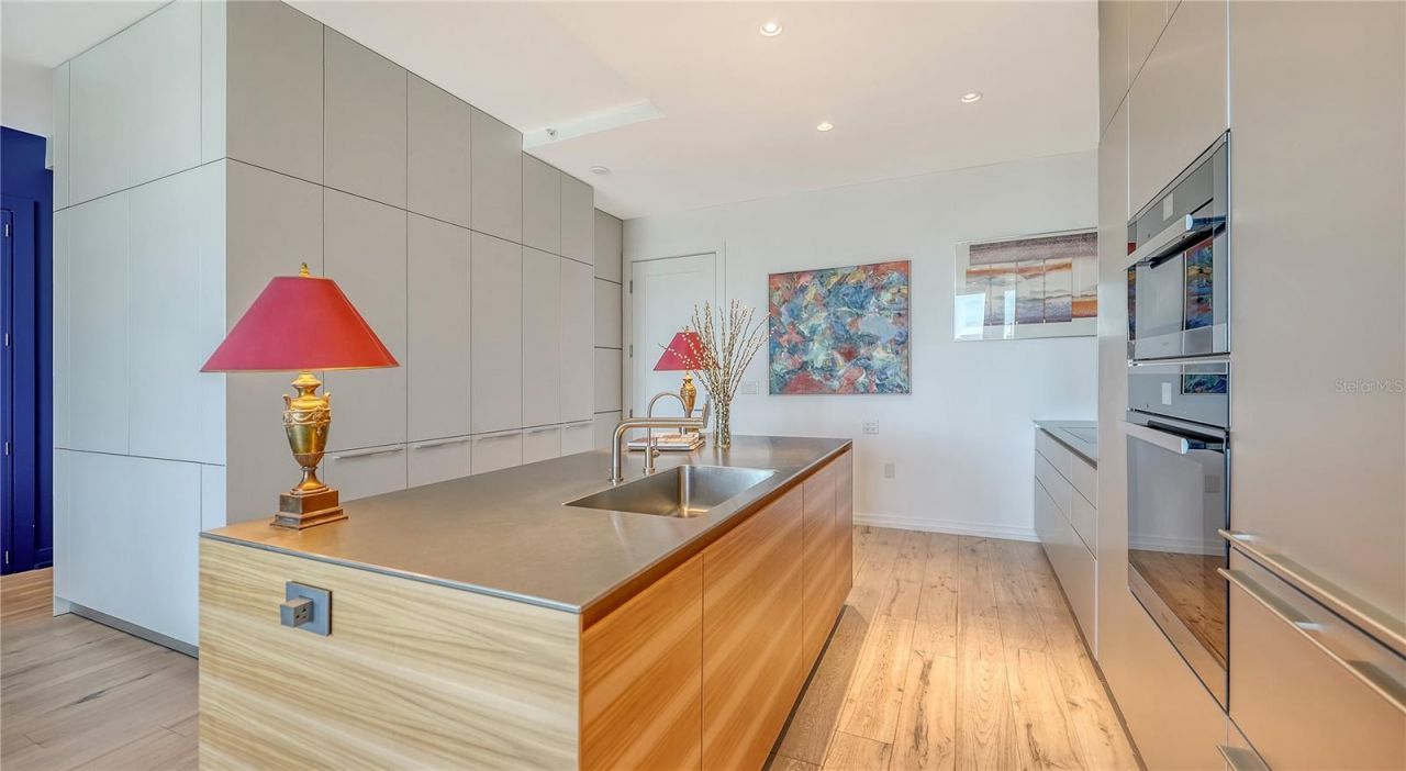 111 S Pineapple Avenue, Unit 1103, Sarasota, FL 34236 Photo