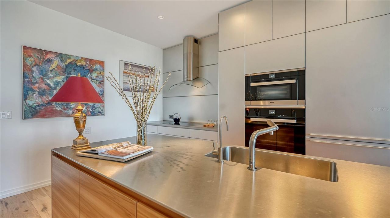 111 S Pineapple Avenue, Unit 1103, Sarasota, FL 34236 Photo