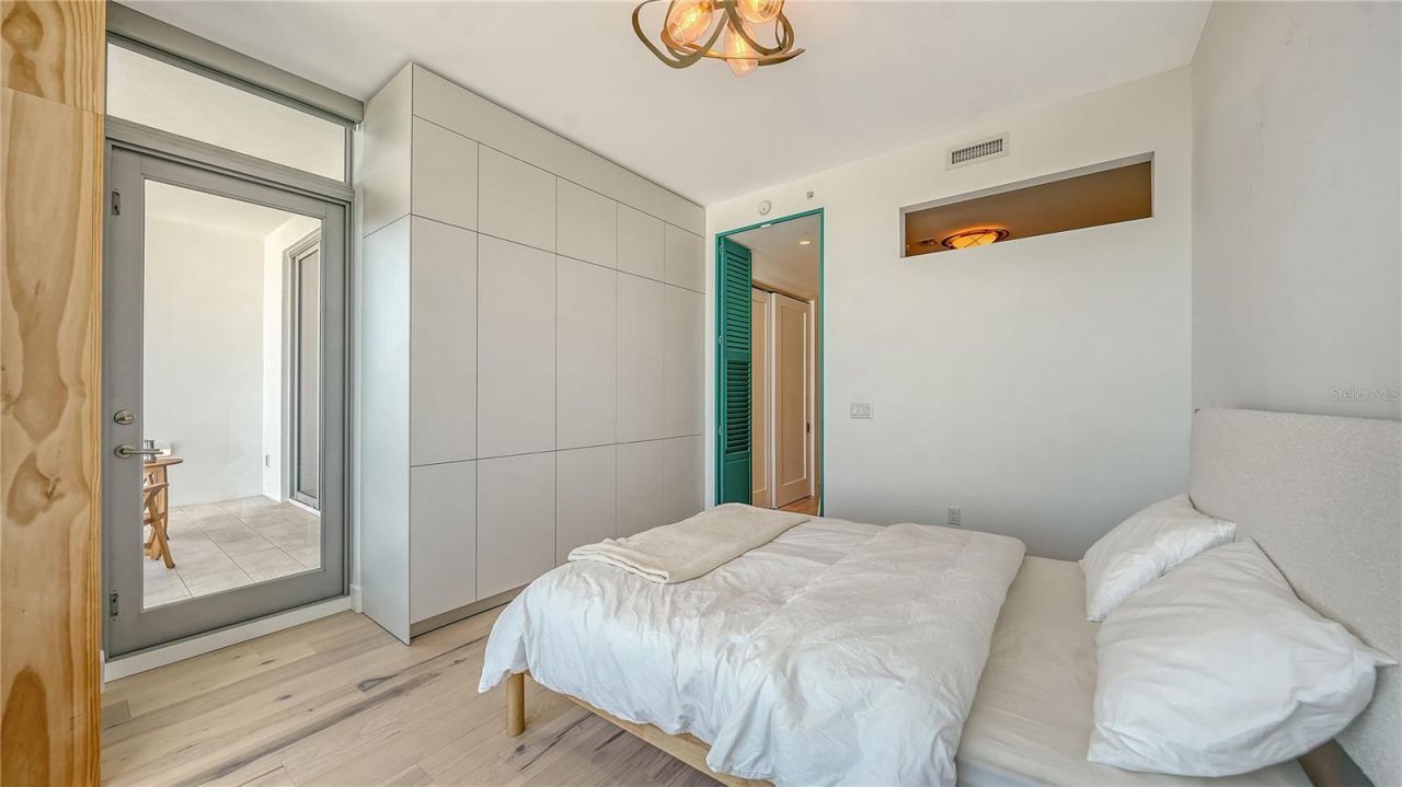 111 S Pineapple Avenue, Unit 1103, Sarasota, FL 34236 Photo