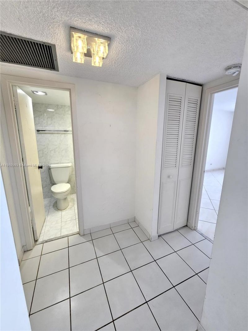 230 174th St, Unit 409, Sunny Isles Beach, FL 33160 Photo
