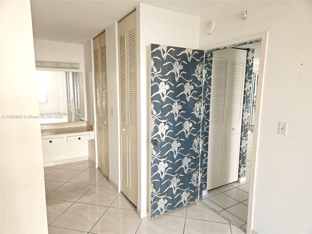 230 174th St, Unit 409, Sunny Isles Beach, FL 33160 Photo