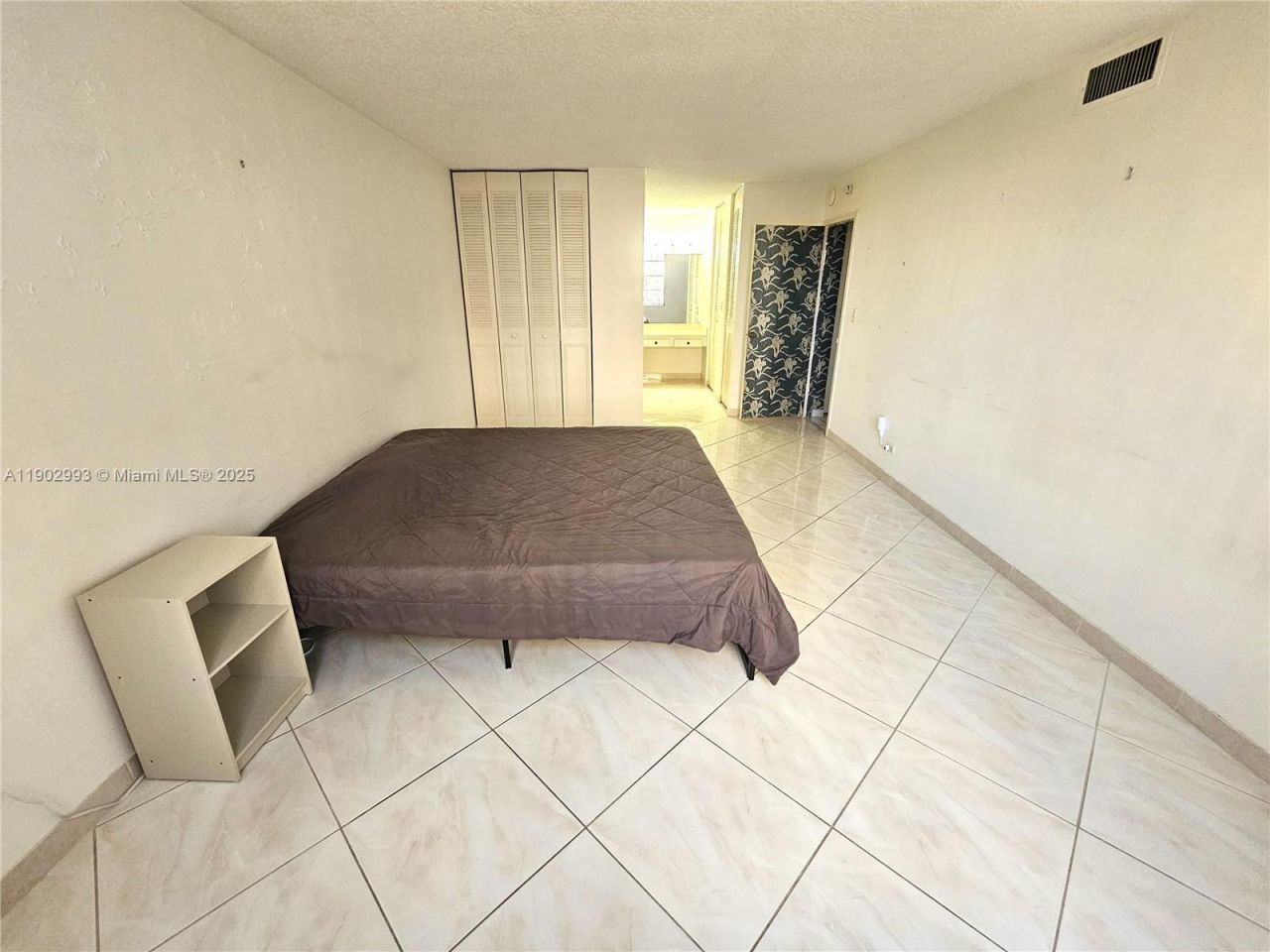 230 174th St, Unit 409, Sunny Isles Beach, FL 33160 Photo
