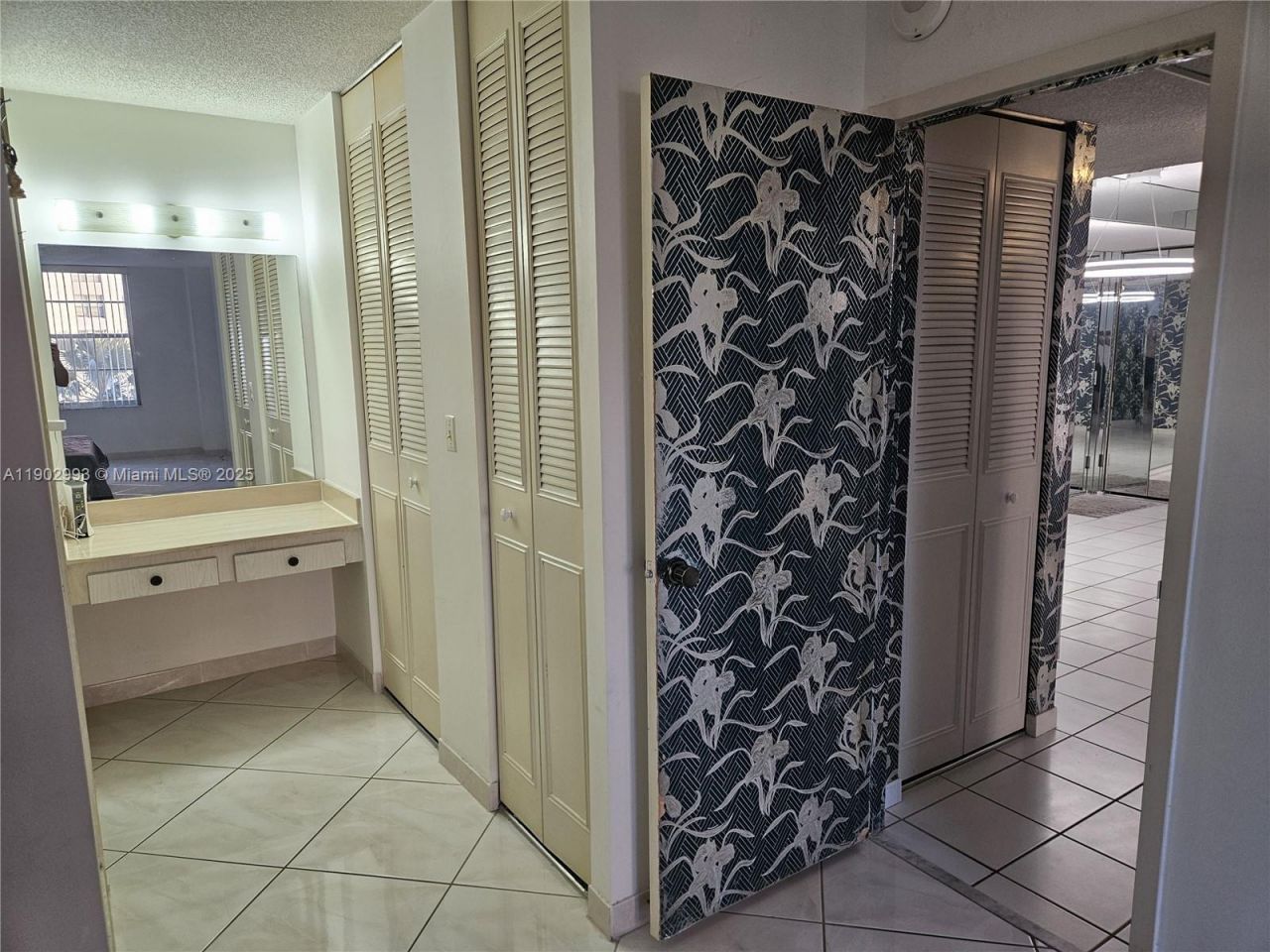 230 174th St, Unit 409, Sunny Isles Beach, FL 33160 Photo