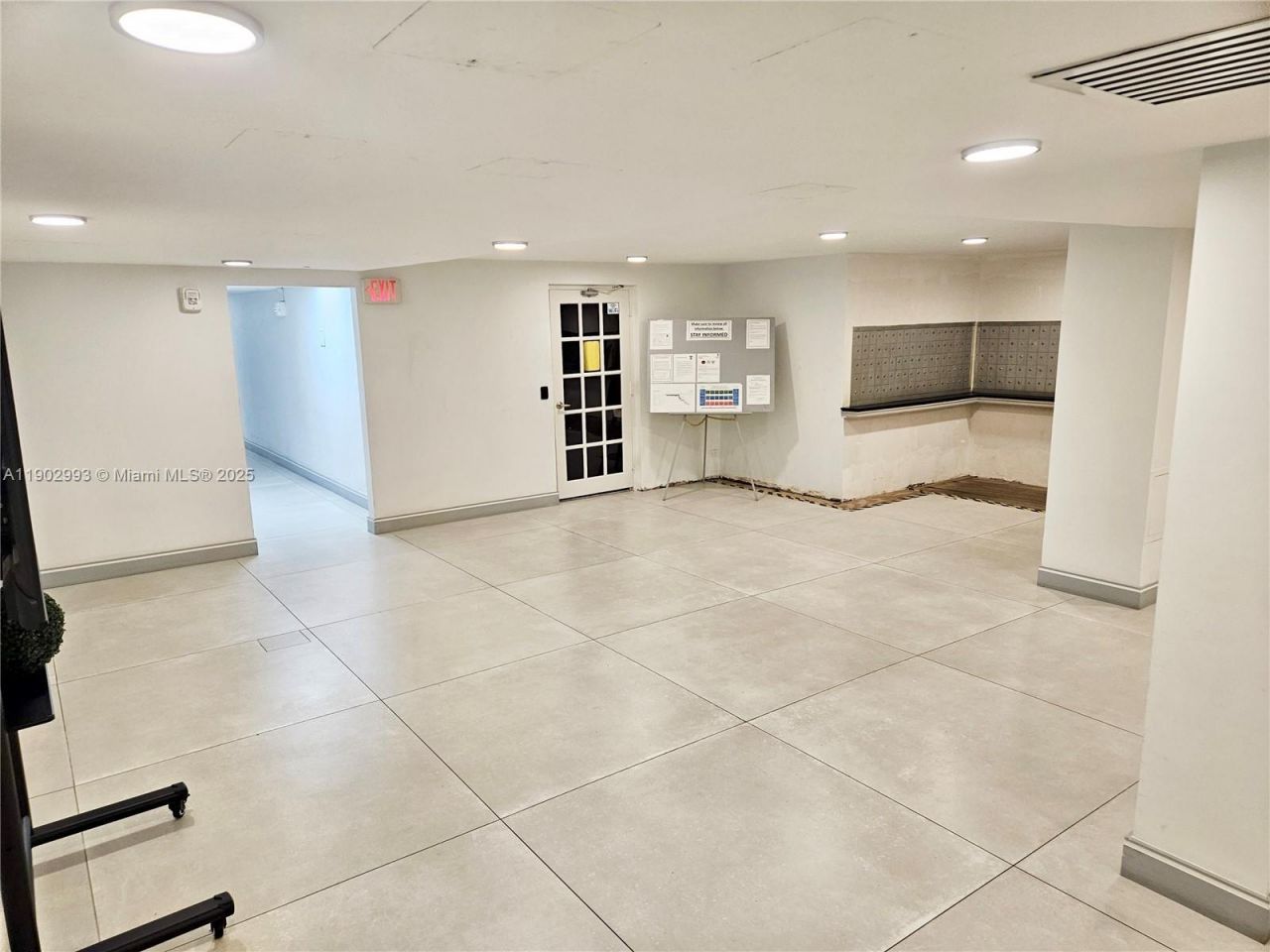 230 174th St, Unit 409, Sunny Isles Beach, FL 33160 Photo