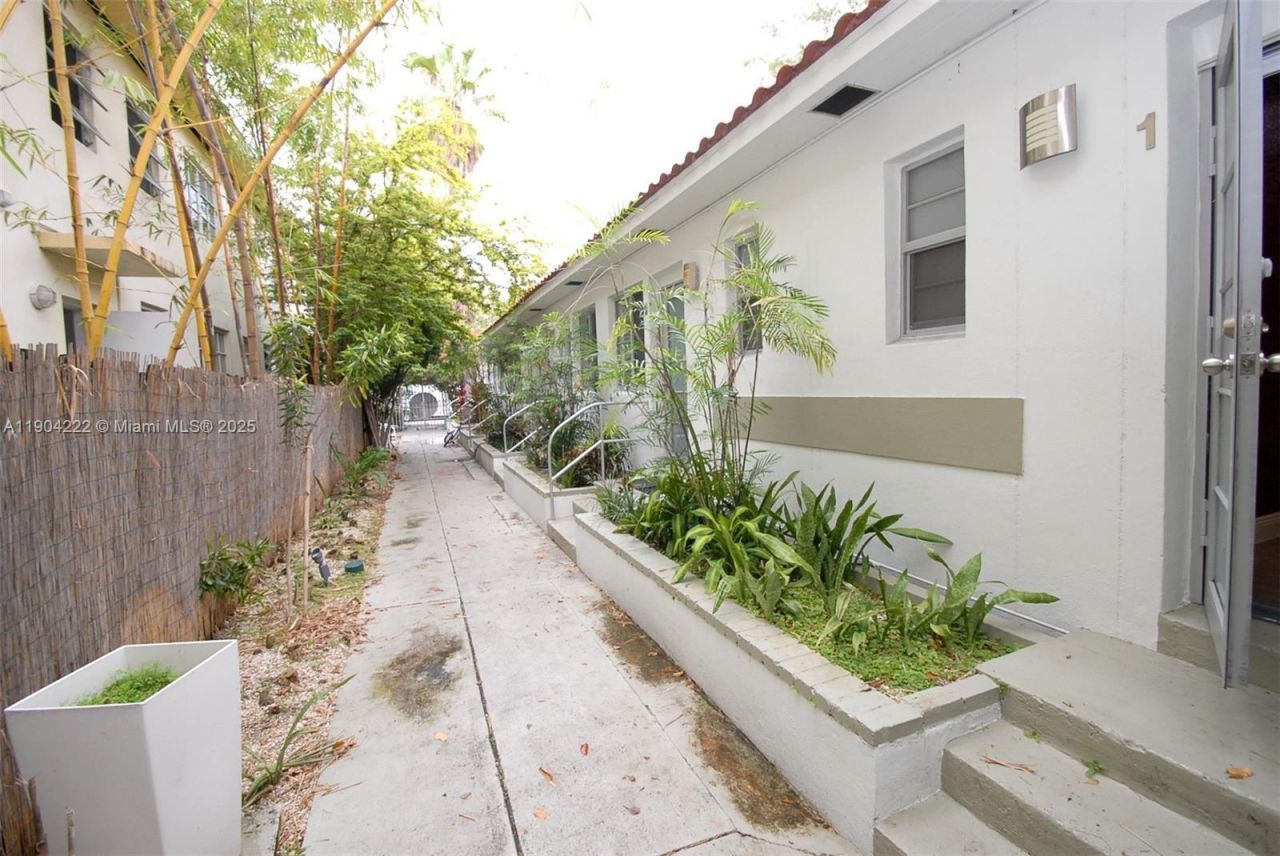 744 Lenox Ave, Unit 3, Miami Beach, FL 33139 Photo