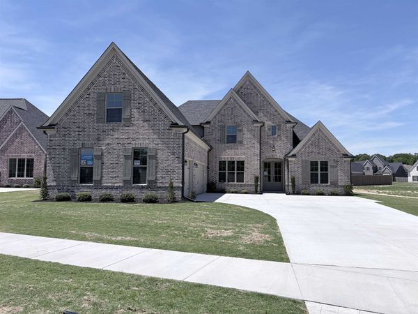 9574 GRAYS HOLLOW DR S, Cordova, TN 38018
