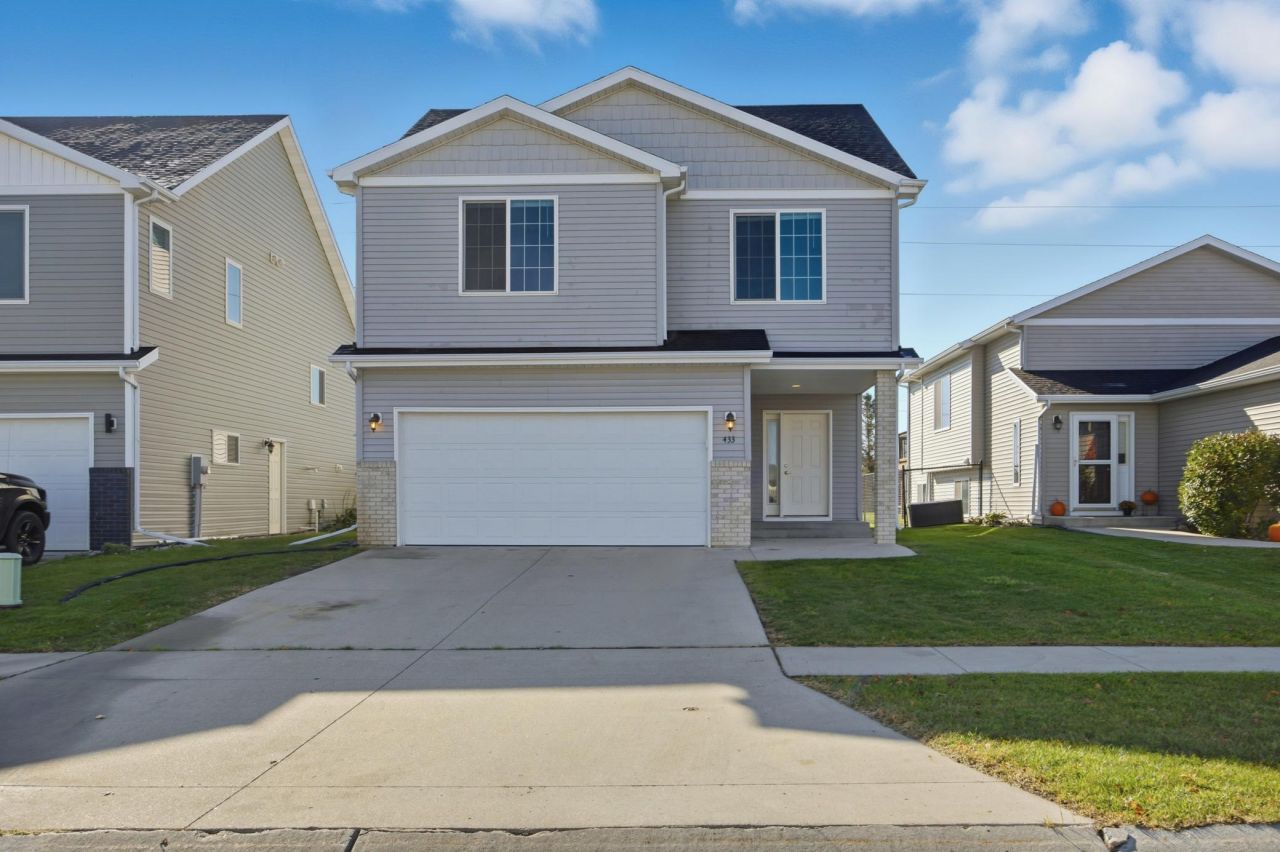 433 Foxtail Drive, West Fargo, ND 58078 Main Photo