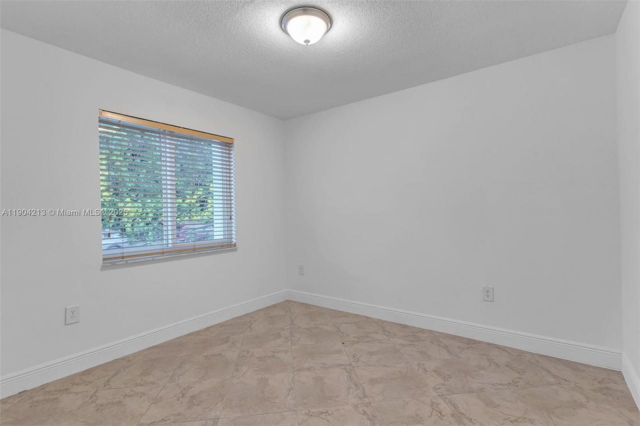 12006 SW 210th Ter, Miami, FL 33177 Photo