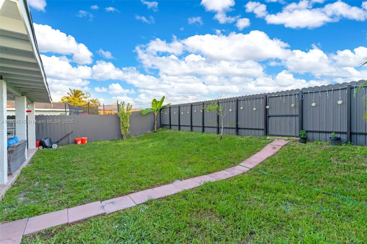 12006 SW 210th Ter, Miami, FL 33177 Photo