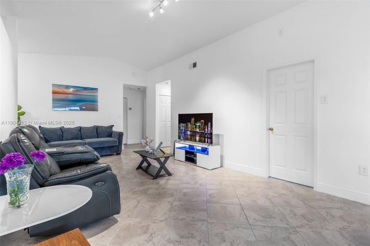 12006 SW 210th Ter, Miami, FL 33177 Photo