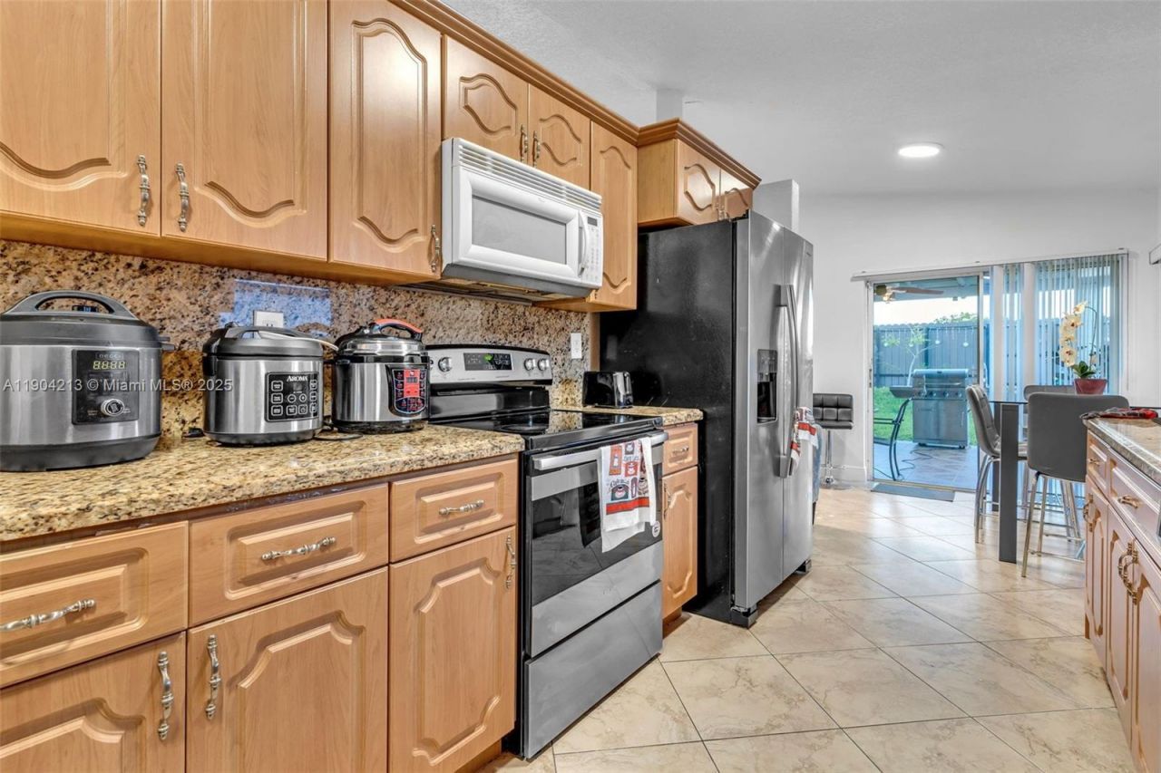 12006 SW 210th Ter, Miami, FL 33177 Photo