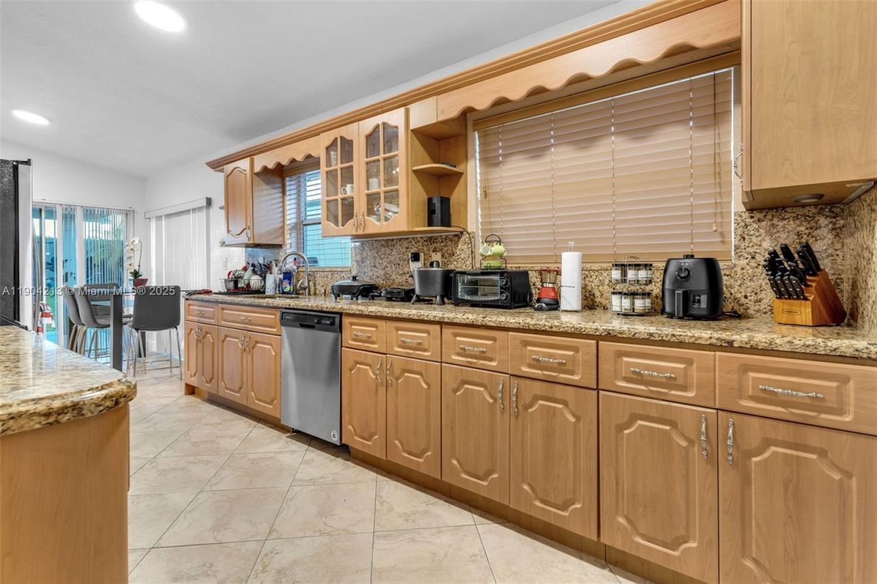 12006 SW 210th Ter, Miami, FL 33177 Photo