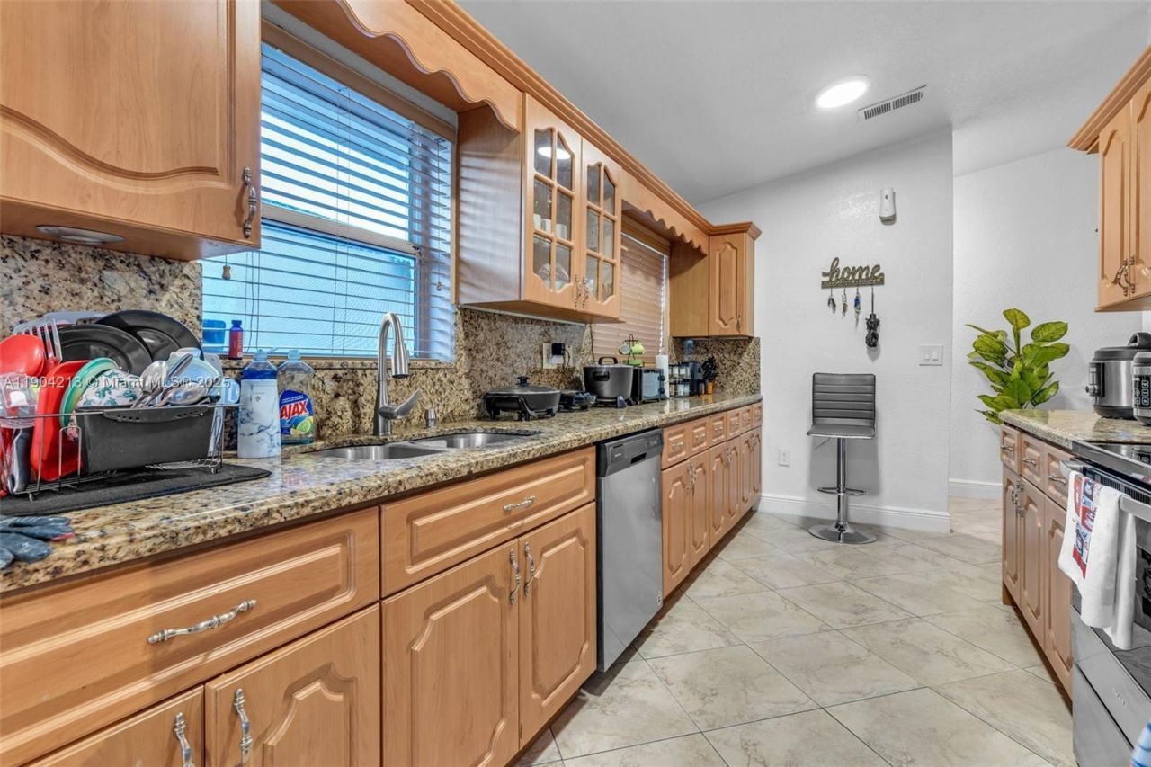 12006 SW 210th Ter, Miami, FL 33177 Photo