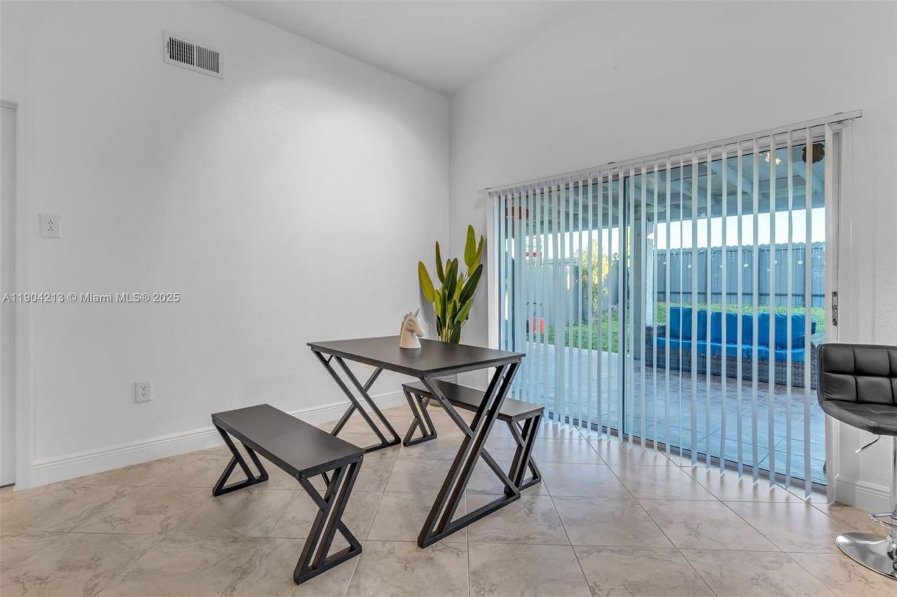 12006 SW 210th Ter, Miami, FL 33177 Photo