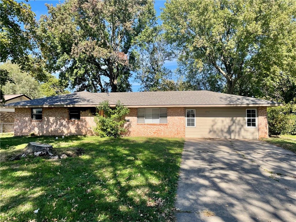 2002 Melissa Lane, Springdale, AR 72762 Main Photo