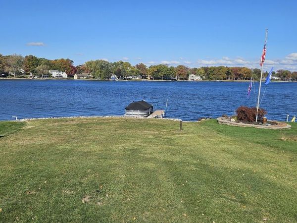 1148 Lakeview Drive, Wolverine Lake, MI 48390