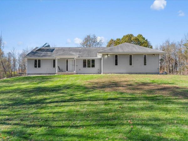 13158 Wood Road, Bath, MI 48808