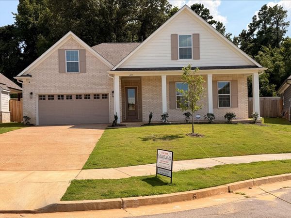 125 LIVE OAK CV, Oakland, TN 38060