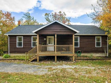 8499 COPPERHEAD RD, SINGERS GLEN, VA 22830