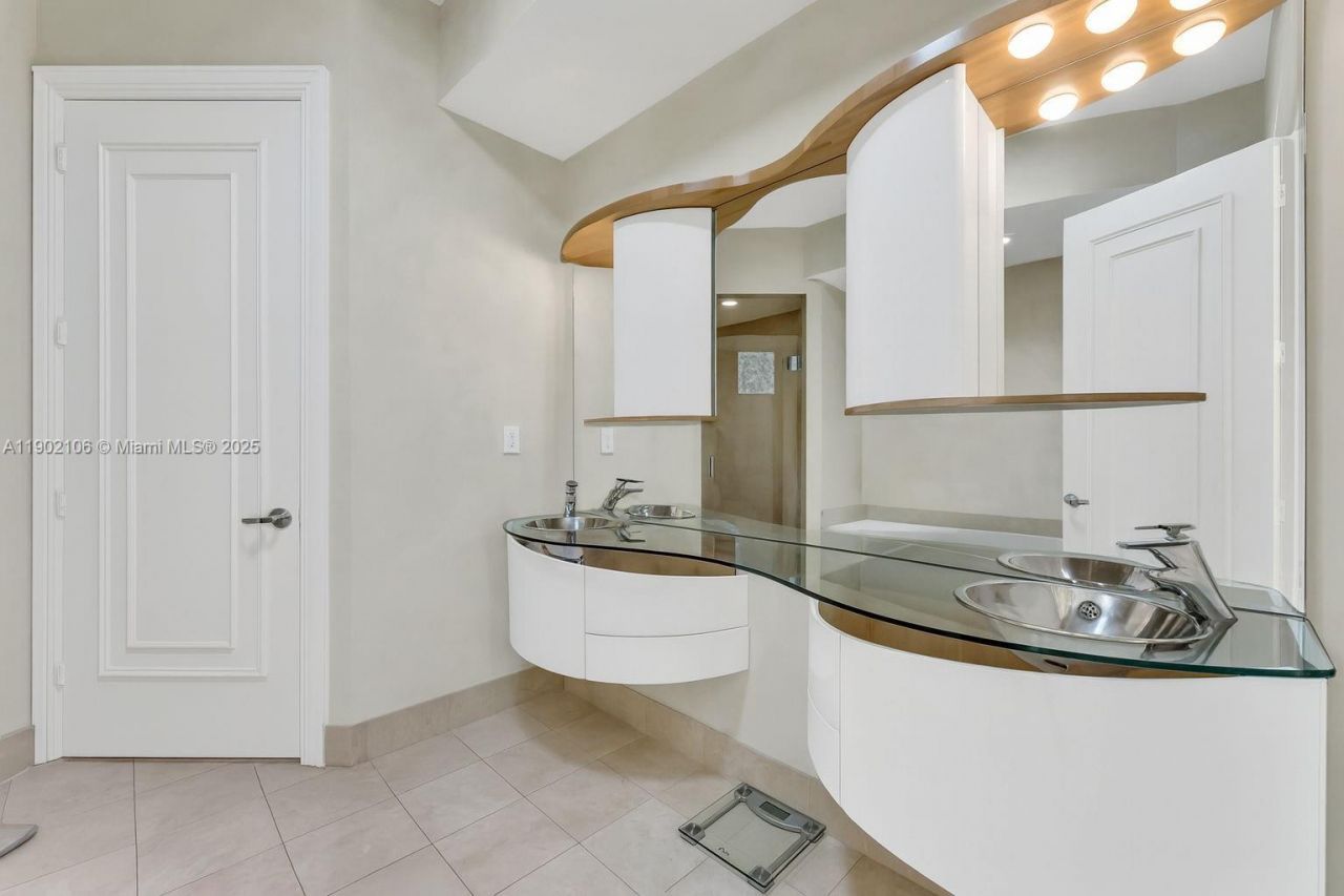 18101 Collins Ave, Unit 708, Sunny Isles Beach, FL 33160 Photo