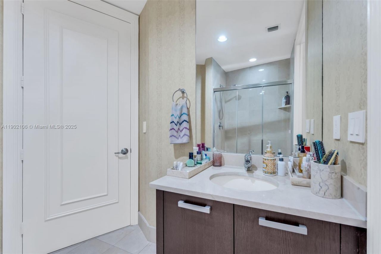 18101 Collins Ave, Unit 708, Sunny Isles Beach, FL 33160 Photo