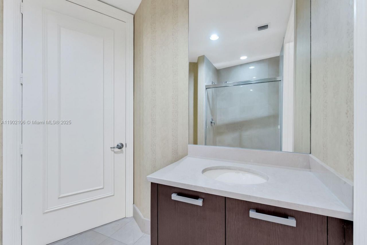 18101 Collins Ave, Unit 708, Sunny Isles Beach, FL 33160 Photo