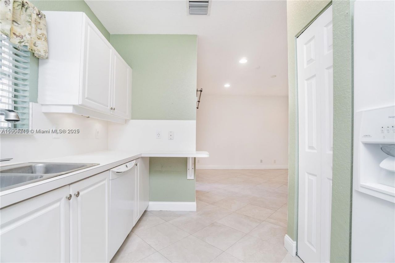 11425 NW 34th Pl, Unit n/a, Sunrise, FL 33323 Photo