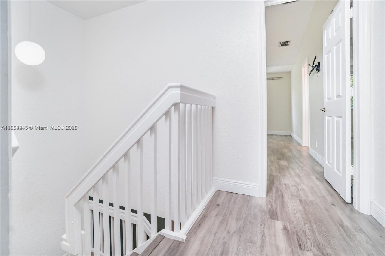 11425 NW 34th Pl, Unit n/a, Sunrise, FL 33323 Photo