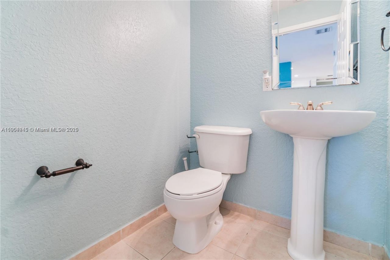 11425 NW 34th Pl, Unit n/a, Sunrise, FL 33323 Photo